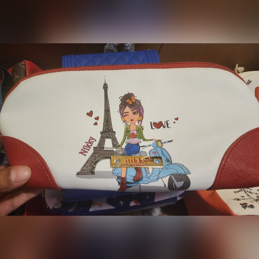 Cosmetic bag